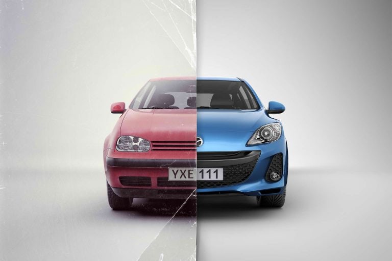 Red and blue cars side by side, symbolizing car comparison and automotive innovation on the Opterflow platform.